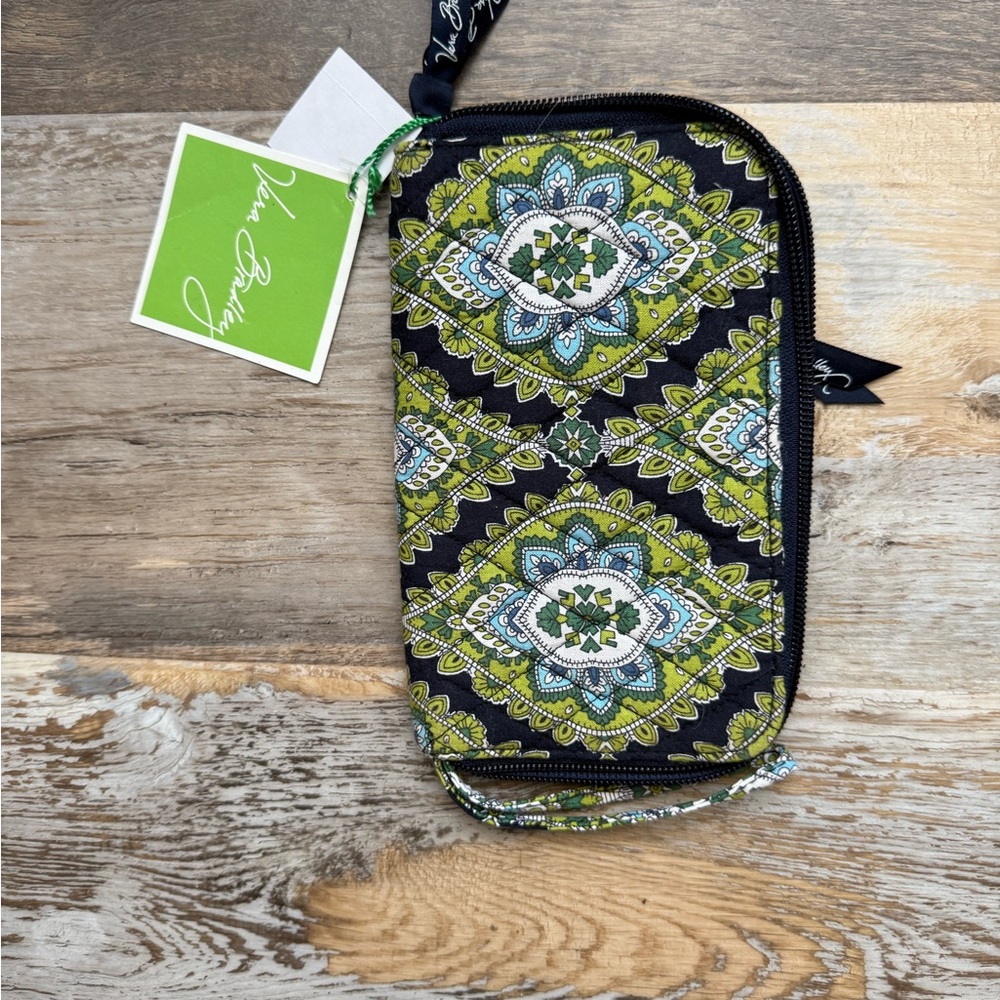 Vera Bradley zip around Cambridge wallet